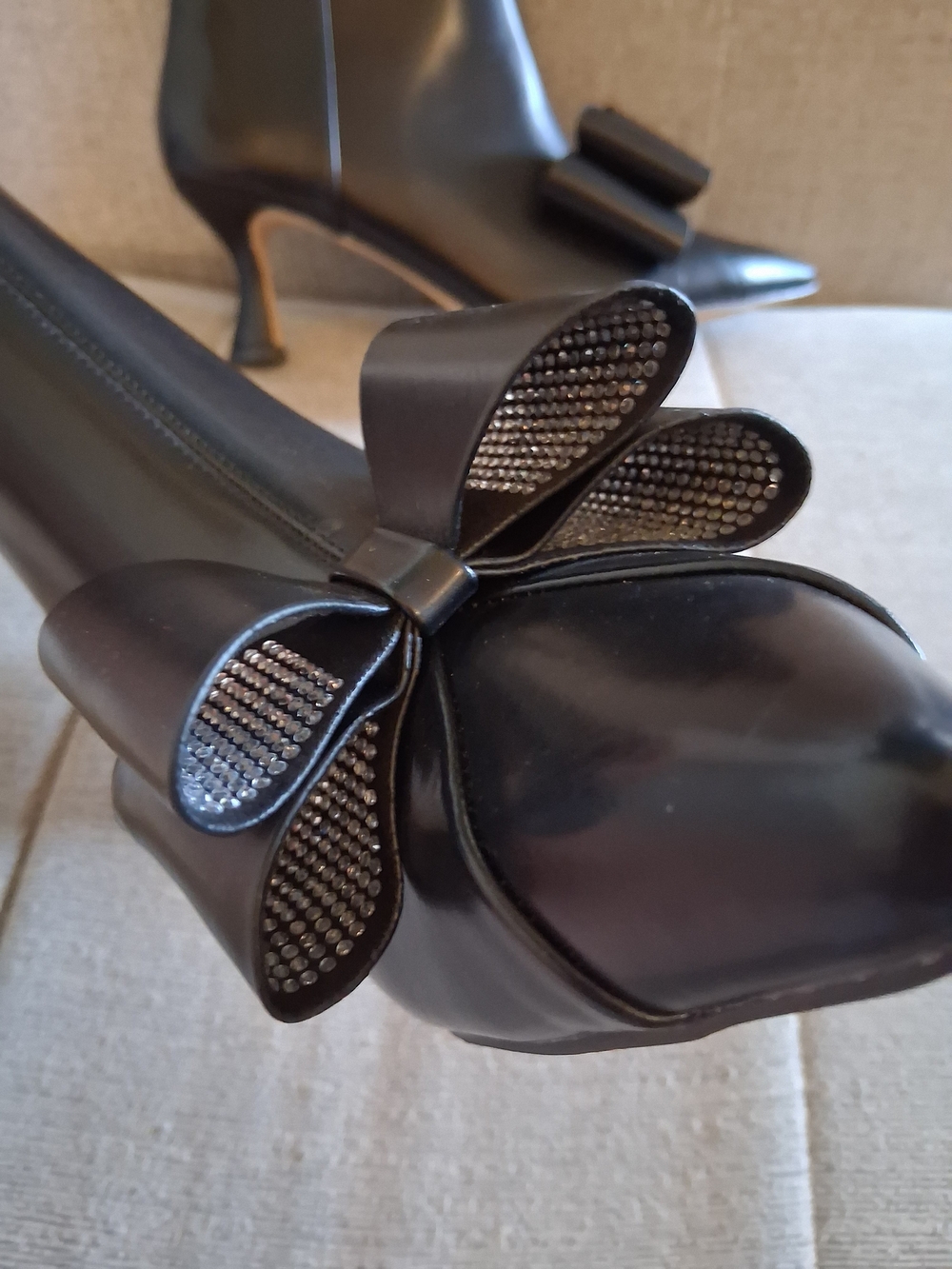 Black Bow-Accent Women's  Kitten Heels Boots Sz 9 Coutco Brand NWOT